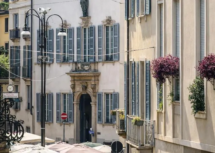 Casa - Piazza Sant'alessandro 3 * Mediolan