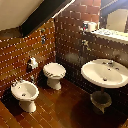 Lupetta - Piazza Sant'alessandro, 3 *