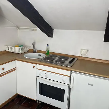Lupetta - Piazza Sant'alessandro, 3 *
